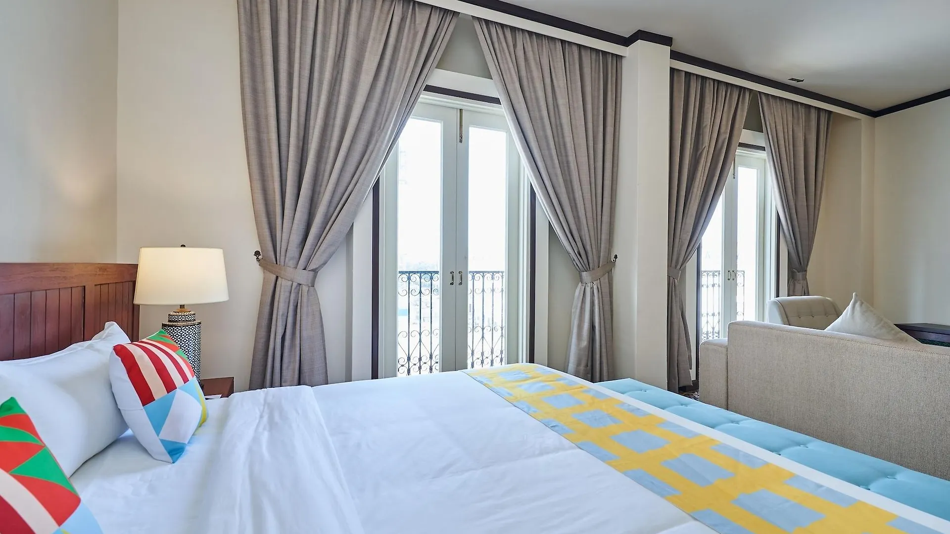 Oyo Home 44077 The Platinum Hotel & Suites- King Malacca