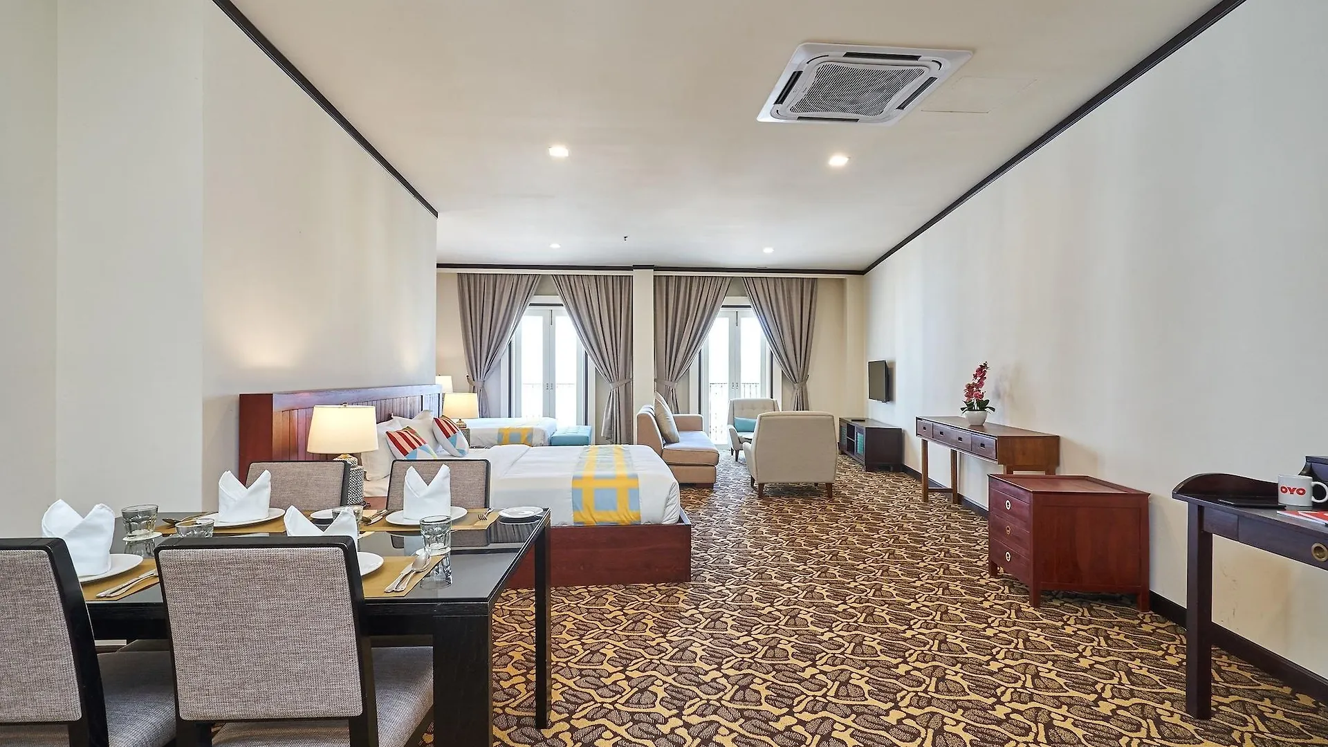 Oyo Home 44077 The Platinum Hotel & Suites- King Malacca 4*,