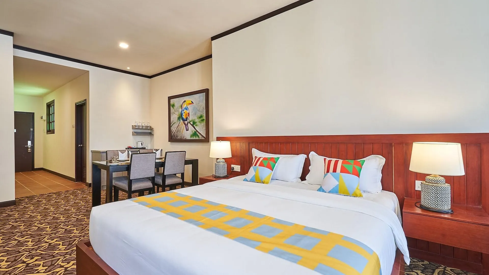 Oyo Home 44077 The Platinum Hotel & Suites- King Malacca
