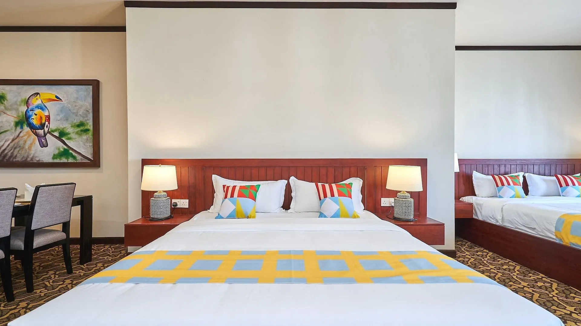 Oyo Home 44077 The Platinum Hotel & Suites- King Malacca
