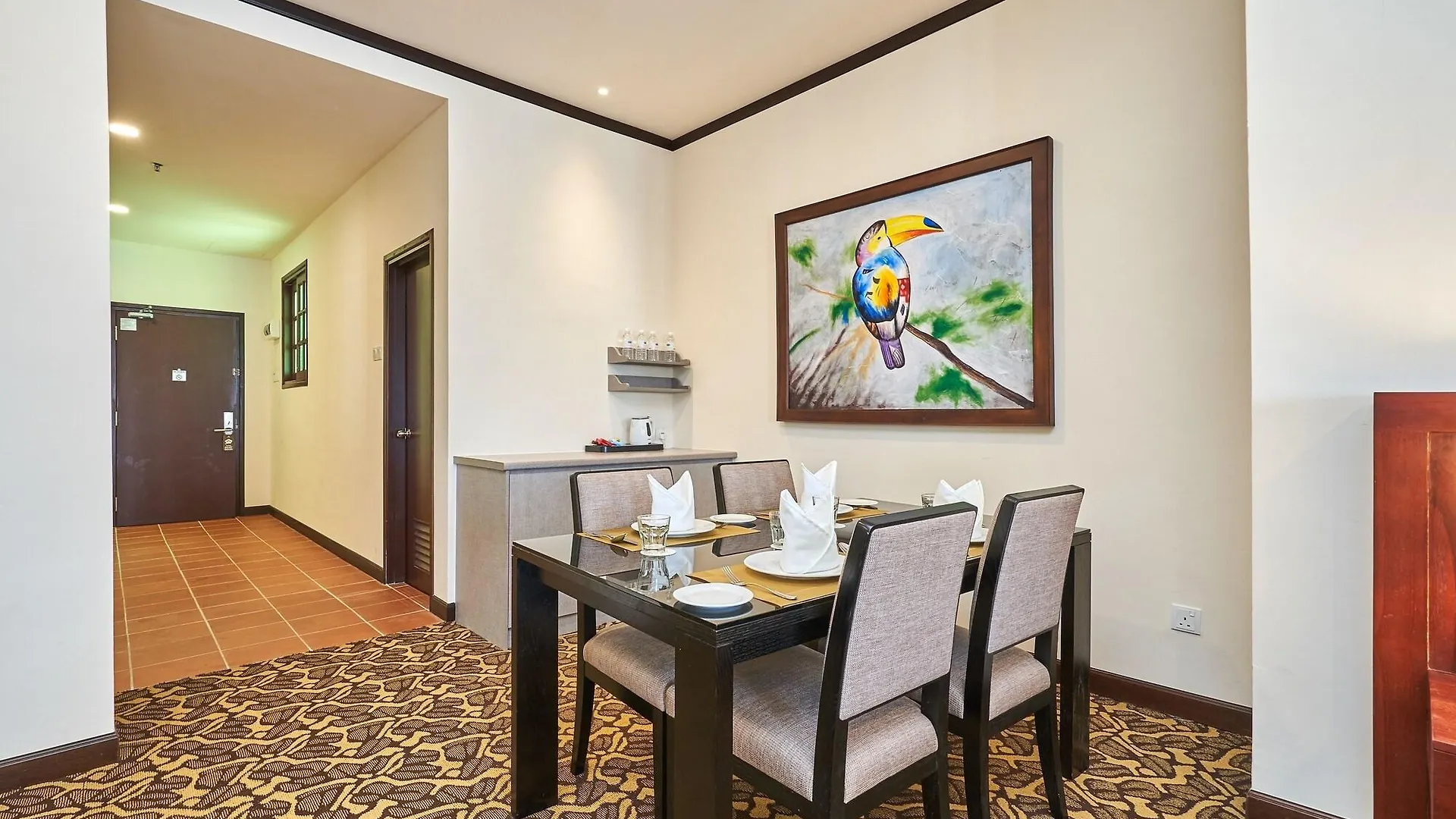 Oyo Home 44077 The Platinum Hotel & Suites- King Malacca