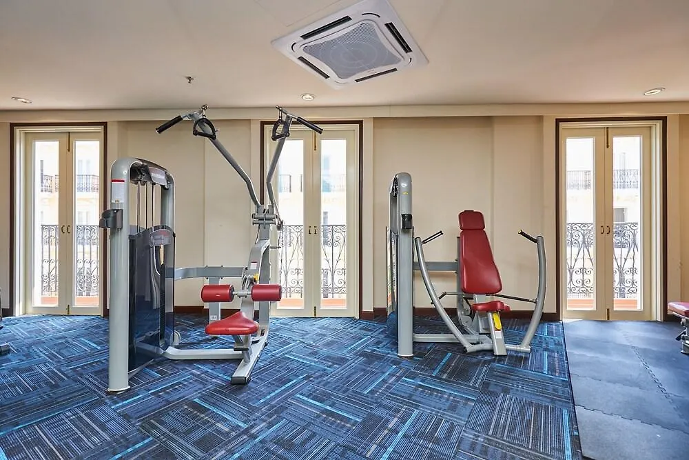 Oyo Home 44077 The Platinum Hotel & Suites- King Malacca